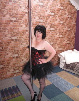 18 year old girl Kristina gets on top while giving her virginity away